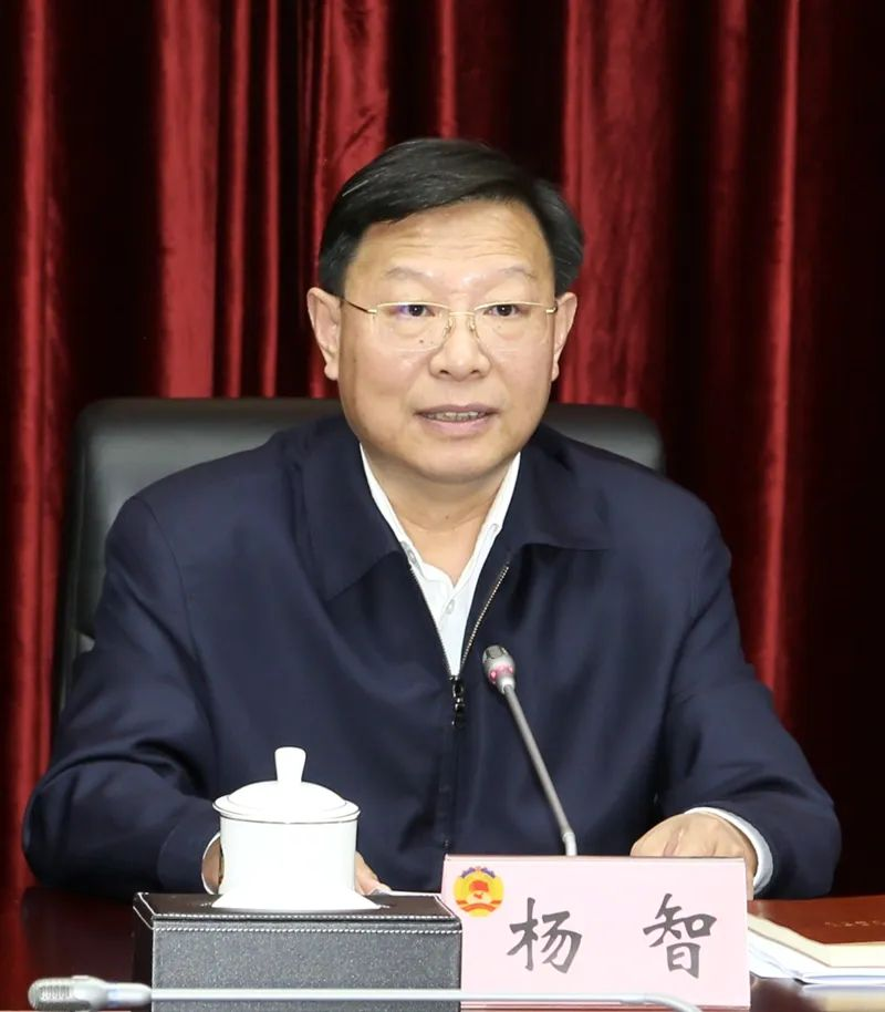 杨智主持召开武汉市量子科技产业链第六次推进会(图1) 8cbeda354852c8ea5ae22eef44dbeeb.png